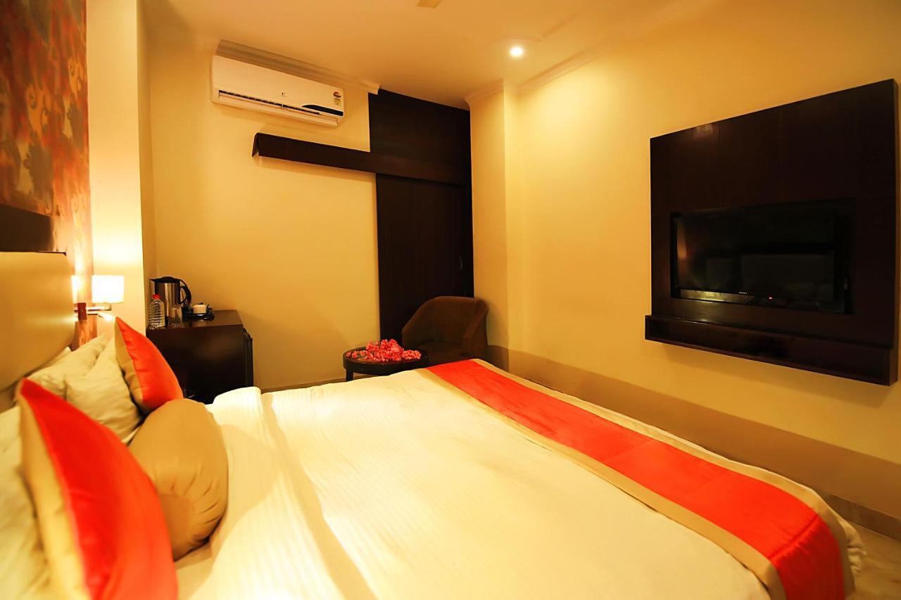 V One Pride Hotel
