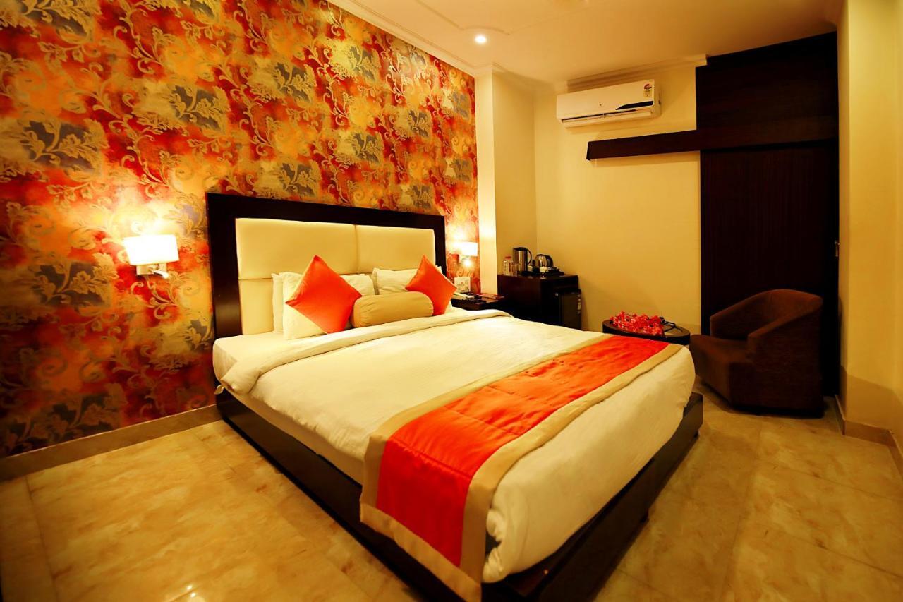 V One Pride Hotel 3*